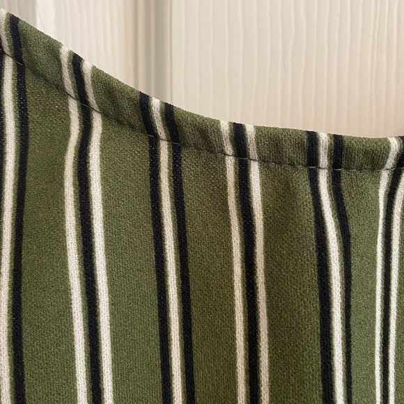 Green and White Striped Two Piece Crop Top and Skort Size S - Picture 3 of 8